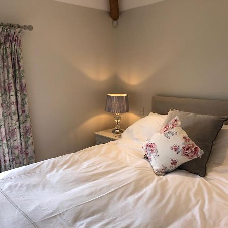 Whiteways Farmhouse Buckland Newton 외부 사진